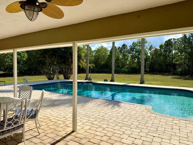2884 SE Ranch Acres Circle, Jupiter, FL 33478