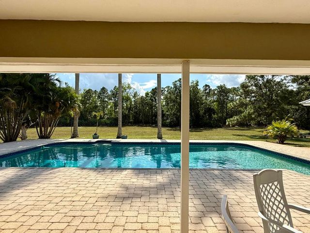 2884 SE Ranch Acres Circle, Jupiter, FL 33478