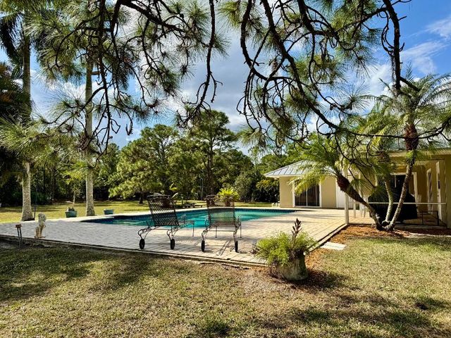 2884 SE Ranch Acres Circle, Jupiter, FL 33478