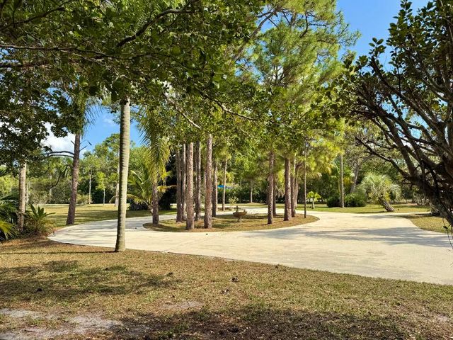 2884 SE Ranch Acres Circle, Jupiter, FL 33478
