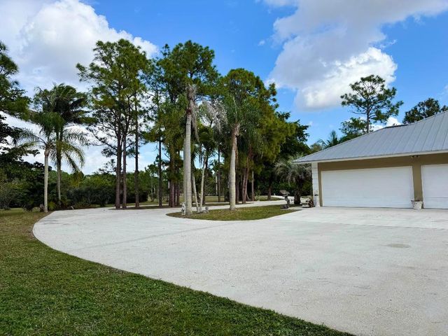 2884 SE Ranch Acres Circle, Jupiter, FL 33478
