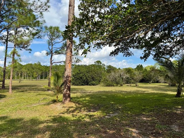 2884 SE Ranch Acres Circle, Jupiter, FL 33478