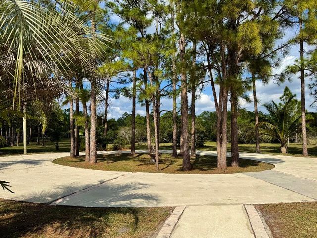 2884 SE Ranch Acres Circle, Jupiter, FL 33478