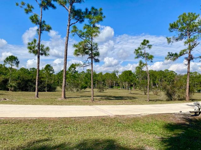 2884 SE Ranch Acres Circle, Jupiter, FL 33478
