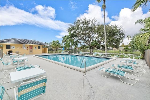 11477 NW 39TH Court 305-1, Coral Springs, FL 33065