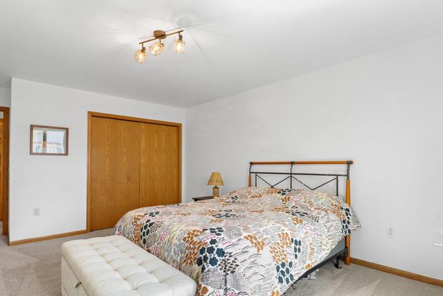 135 Alpine Meadows Court, Oregon, WI 53575