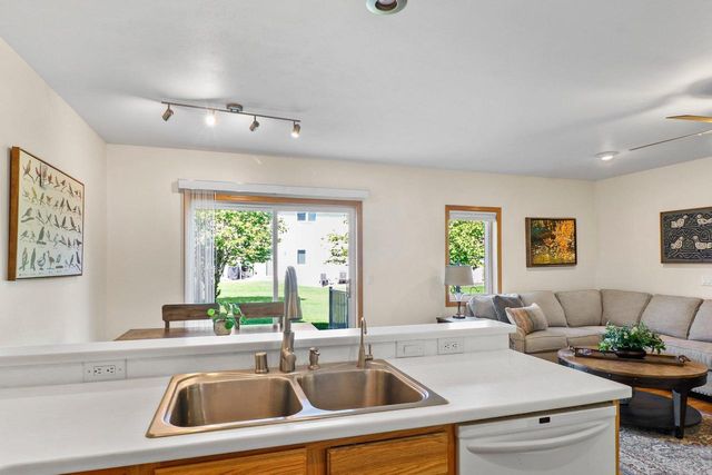 135 Alpine Meadows Court, Oregon, WI 53575