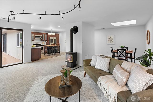 4203 Olympus Drive NE, Bremerton, WA 98310