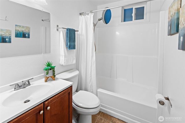 4203 Olympus Drive NE, Bremerton, WA 98310