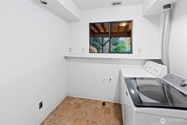 4203 Olympus Drive NE, Bremerton, WA 98310