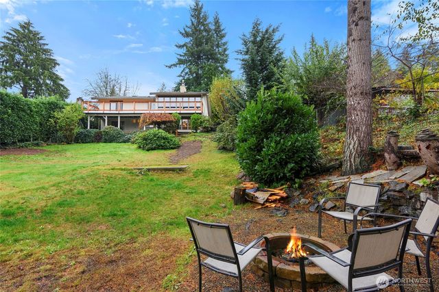 4203 Olympus Drive NE, Bremerton, WA 98310