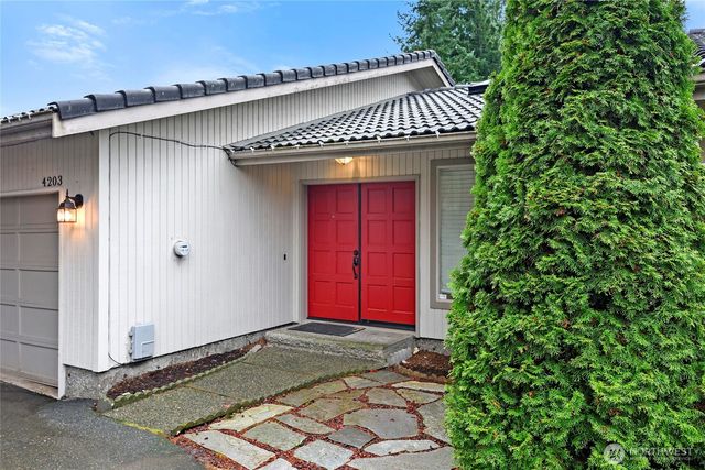 4203 Olympus Drive NE, Bremerton, WA 98310