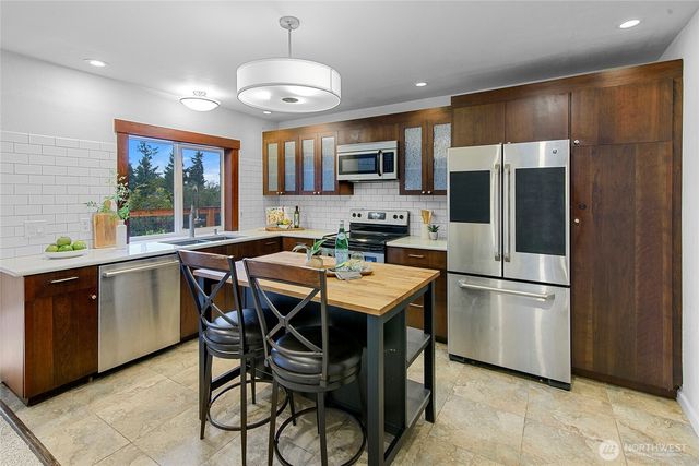 4203 Olympus Drive NE, Bremerton, WA 98310