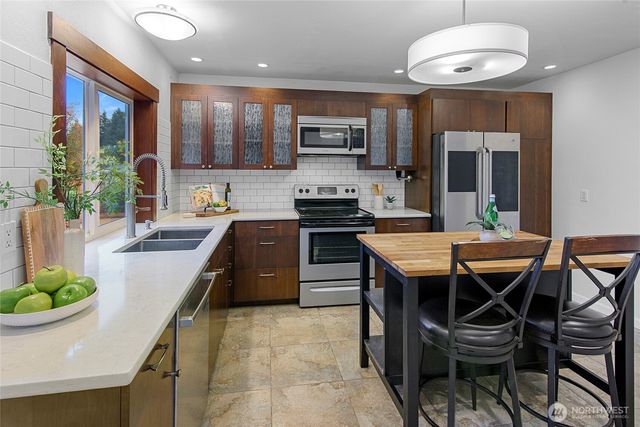 4203 Olympus Drive NE, Bremerton, WA 98310