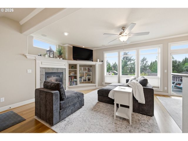 2246 SAINT MORITZ Loop, West Linn, OR 97068