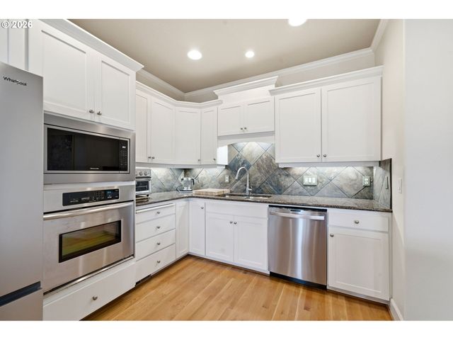 2246 SAINT MORITZ Loop, West Linn, OR 97068