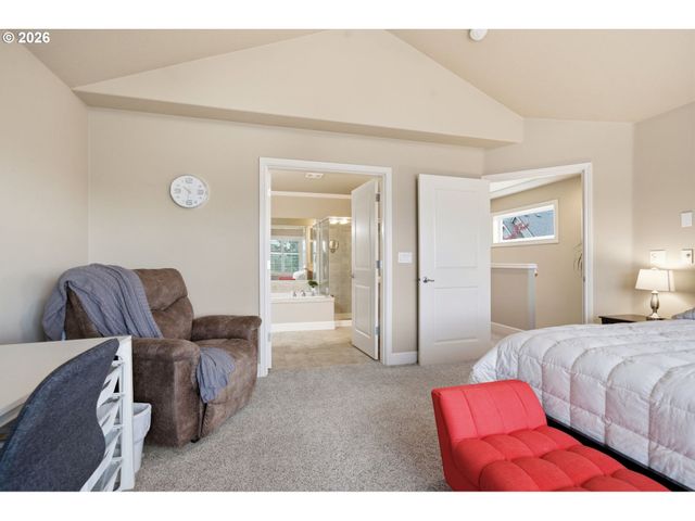 2246 SAINT MORITZ Loop, West Linn, OR 97068