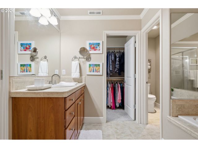 2246 SAINT MORITZ Loop, West Linn, OR 97068
