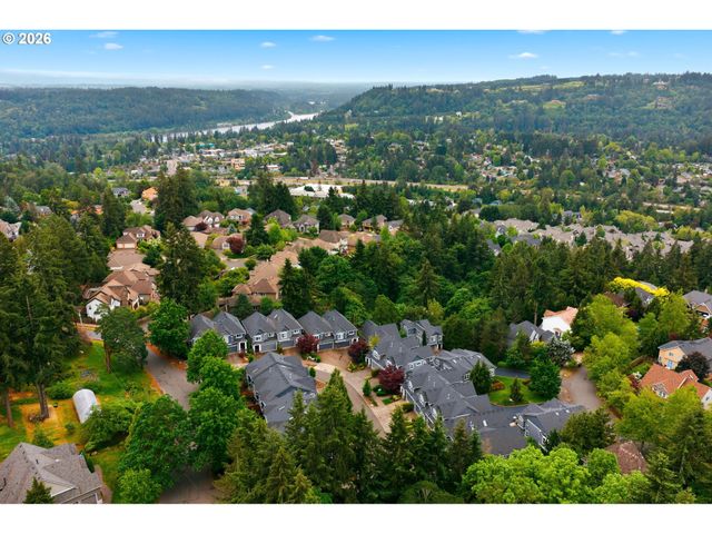 2246 SAINT MORITZ Loop, West Linn, OR 97068