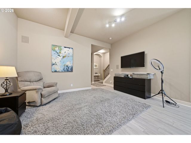 2246 SAINT MORITZ Loop, West Linn, OR 97068