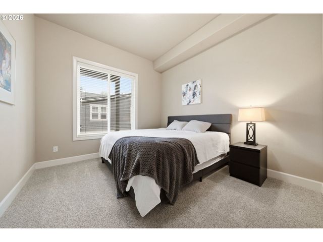 2246 SAINT MORITZ Loop, West Linn, OR 97068