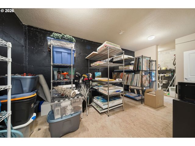 2246 SAINT MORITZ Loop, West Linn, OR 97068