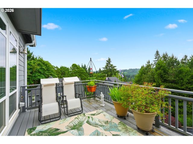 2246 SAINT MORITZ Loop, West Linn, OR 97068
