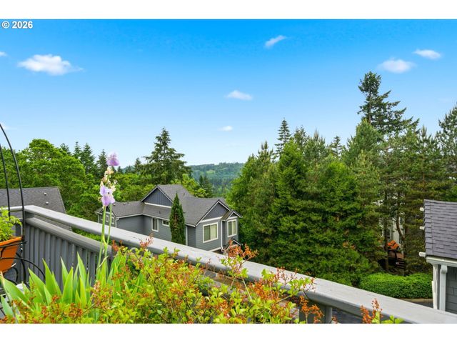 2246 SAINT MORITZ Loop, West Linn, OR 97068