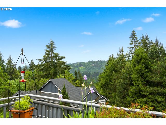 2246 SAINT MORITZ Loop, West Linn, OR 97068