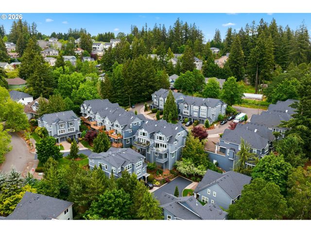 2246 SAINT MORITZ Loop, West Linn, OR 97068