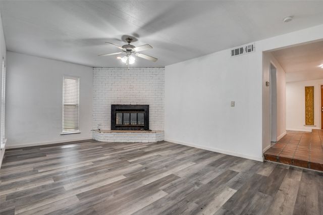 1905 Huntington Drive, Grand Prairie, TX 75051