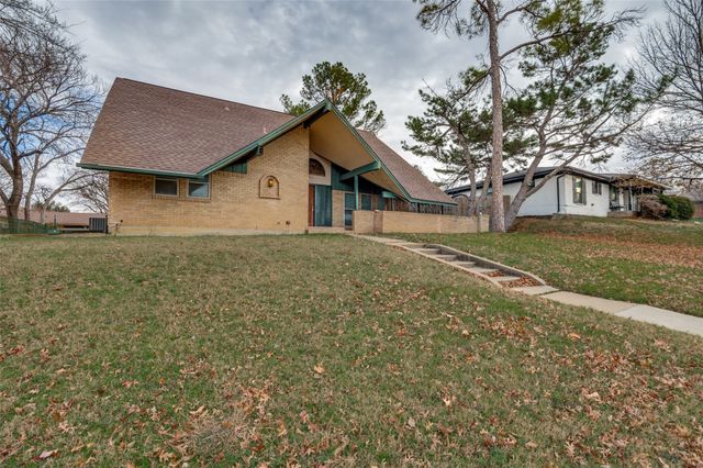 1905 Huntington Drive, Grand Prairie, TX 75051