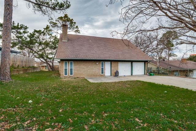 1905 Huntington Drive, Grand Prairie, TX 75051