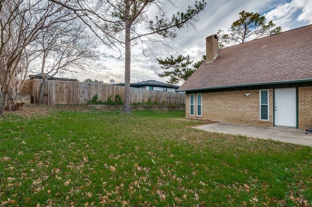1905 Huntington Drive, Grand Prairie, TX 75051