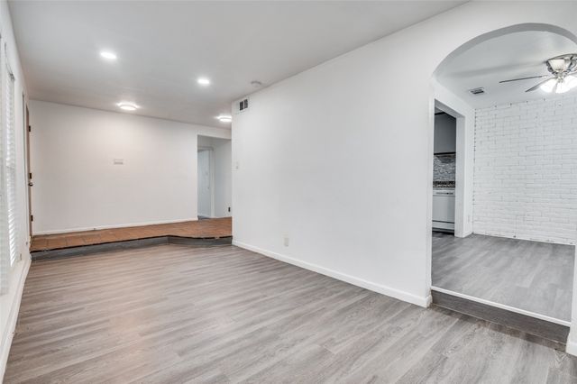 1905 Huntington Drive, Grand Prairie, TX 75051