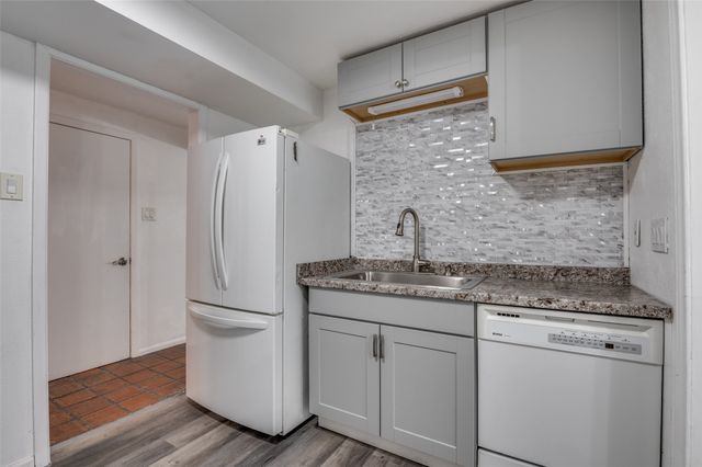 1905 Huntington Drive, Grand Prairie, TX 75051