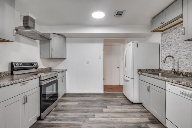 1905 Huntington Drive, Grand Prairie, TX 75051