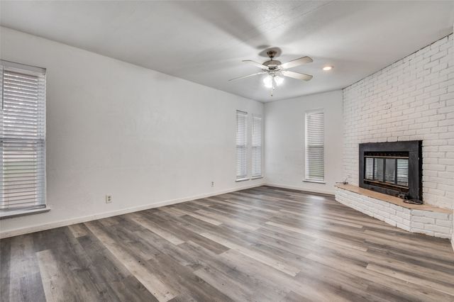 1905 Huntington Drive, Grand Prairie, TX 75051