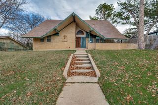 1905 Huntington Drive, Grand Prairie, TX 75051
