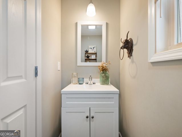 450 Candlestick Drive, Hull, GA 30646