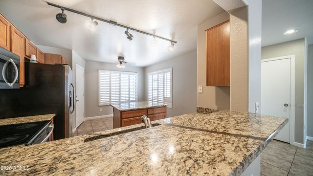 1462 W 19TH Avenue, Apache Junction, AZ 85120
