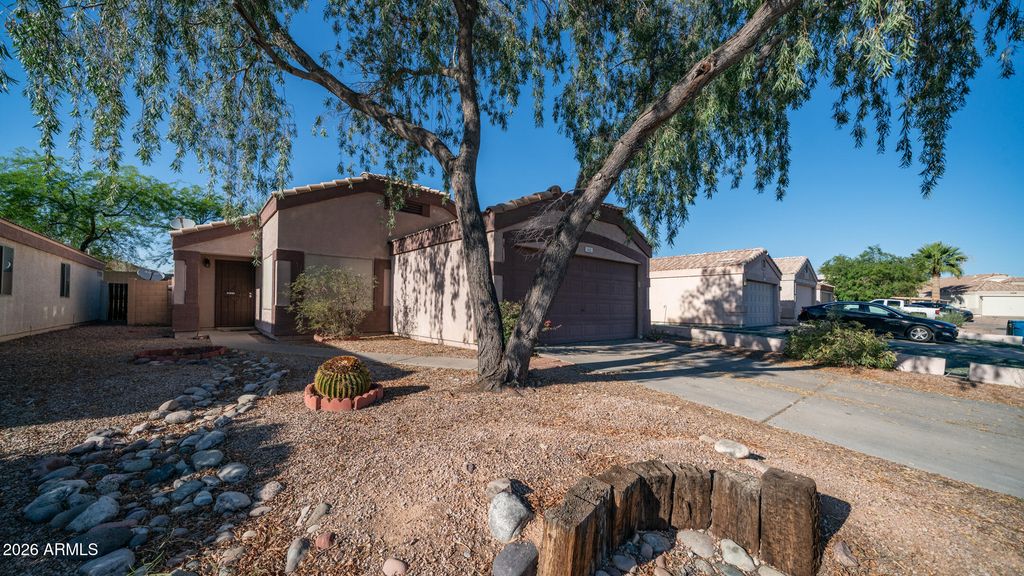 1462 W 19TH Avenue, Apache Junction, AZ 85120