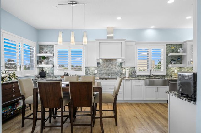 311 N Surf Rd, Hollywood, FL 33019