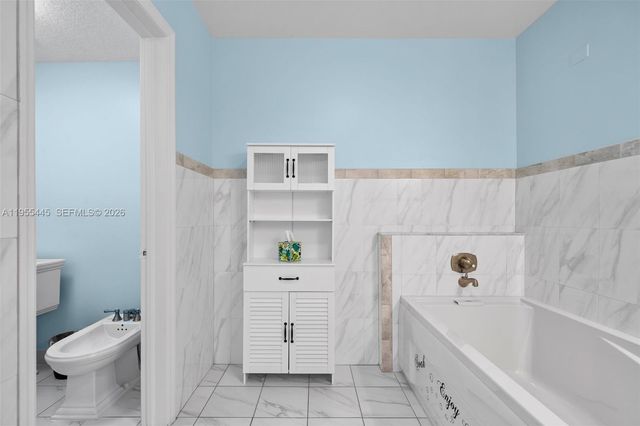 311 N Surf Rd, Hollywood, FL 33019