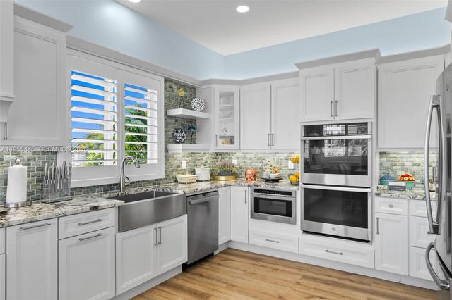 311 N Surf Rd, Hollywood, FL 33019