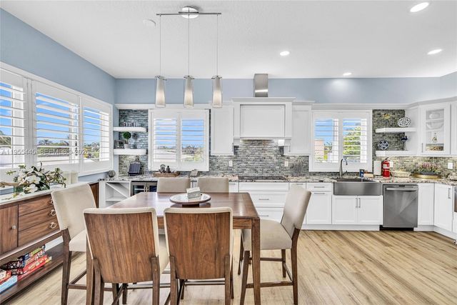 311 N Surf Rd, Hollywood, FL 33019