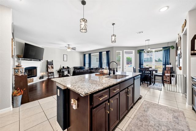 113 Ridgetop Trail, Rhome, TX 76078