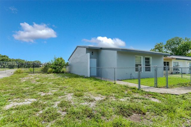 3793 NW 213th Ter, Miami Gardens, FL 33055