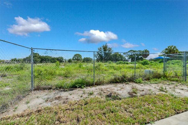 3793 NW 213th Ter, Miami Gardens, FL 33055