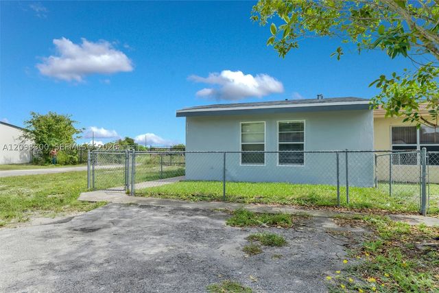 3793 NW 213th Ter, Miami Gardens, FL 33055